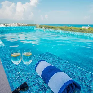 With Ocean View Pool In Av 10 & 60 Street Mexiko