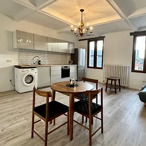Apartment In Artist's Gallery