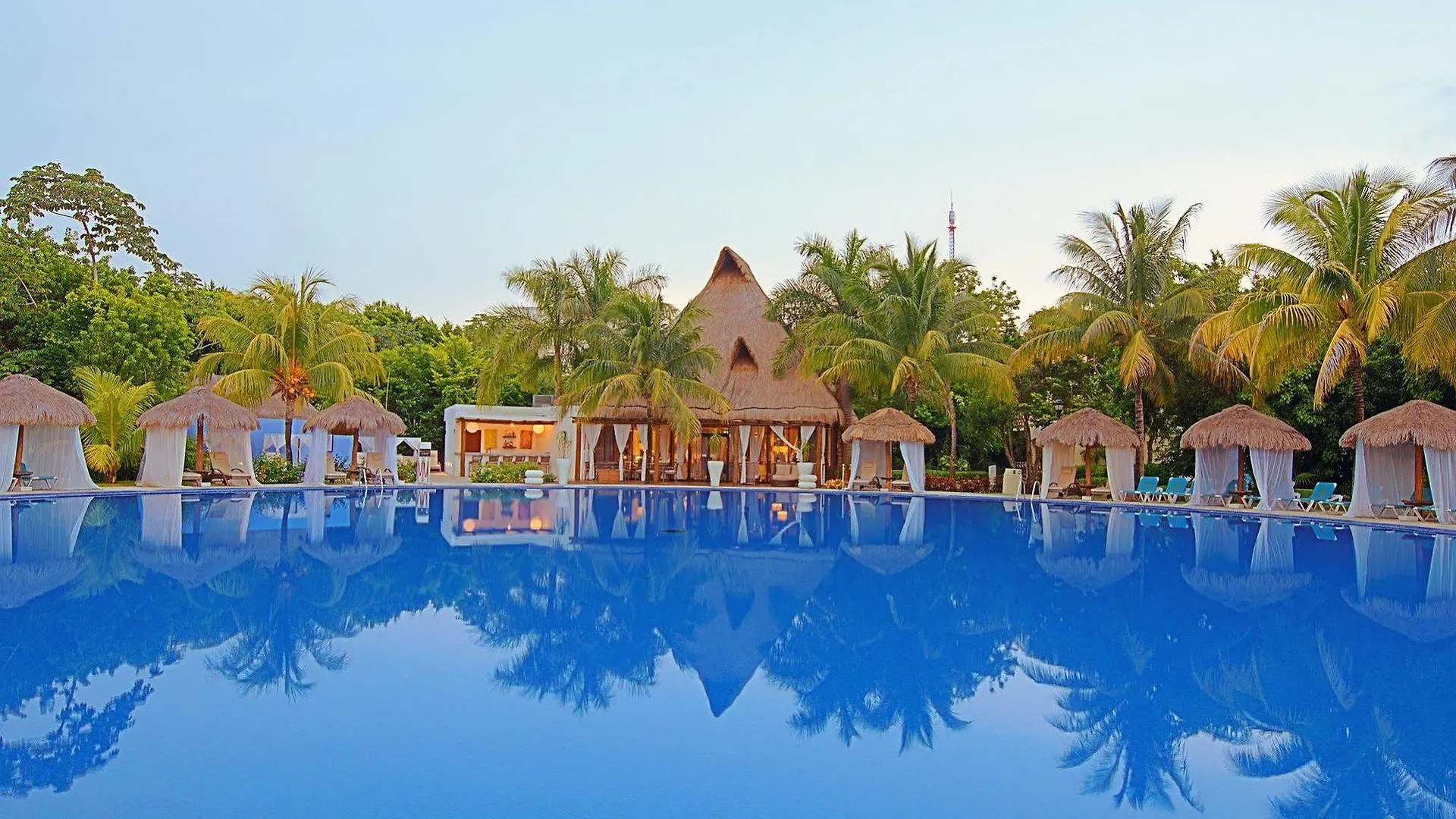 Hotel Occidental At Xcaret Destination Playa del Carmen 5*,